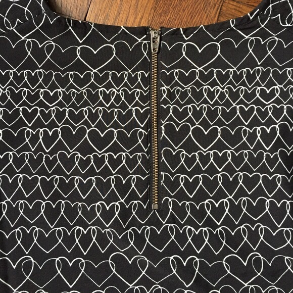 Banana Republic Hearts Top - Picture 4 of 4