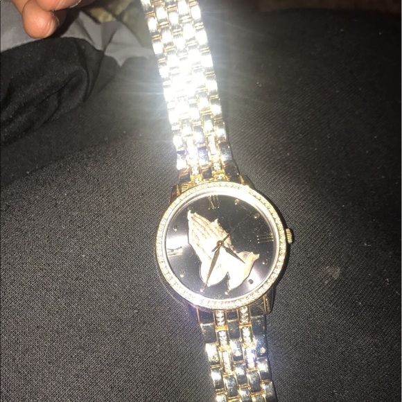 Gold praying hands watch - Picture 1 of 3