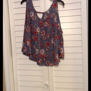 Cold shoulder top with design