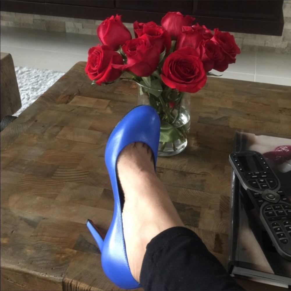 Blue leather pumps