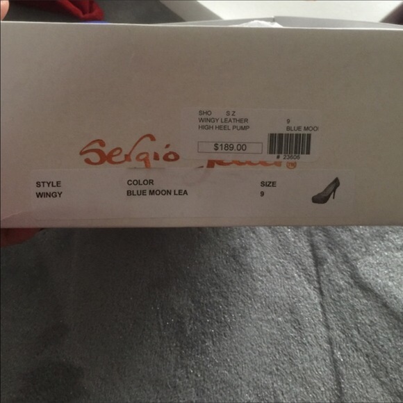 Blue leather pumps - Picture 2 of 4