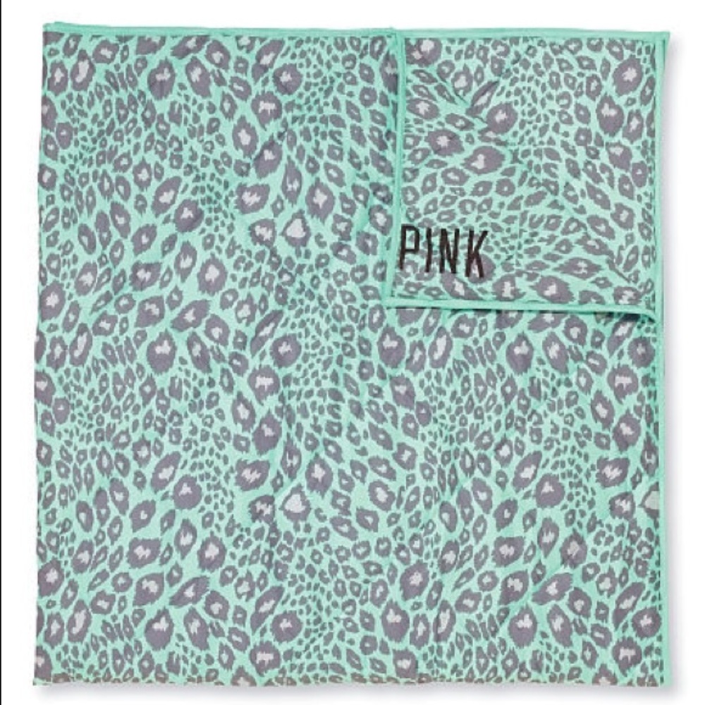 VS PINK Cheetah Leopard Mint Queen Comforter