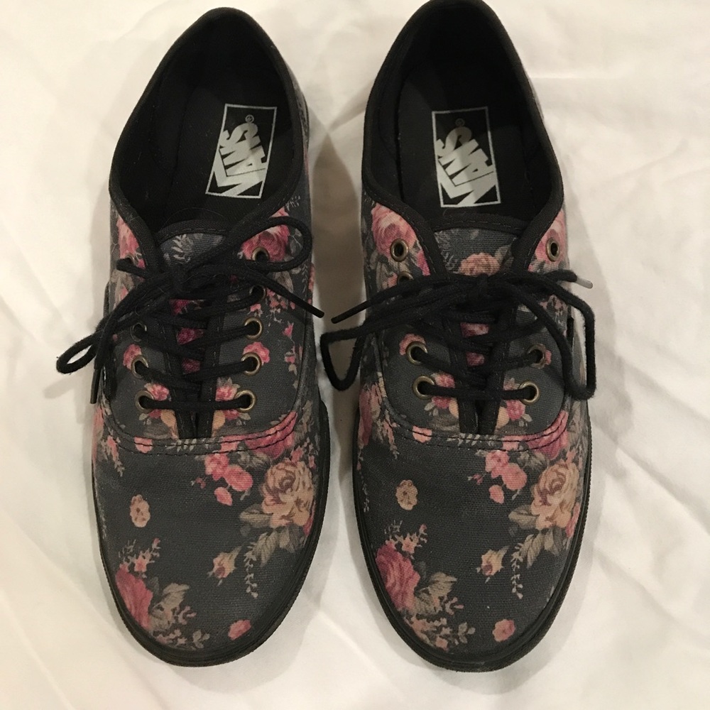 Vans low pro black floral
