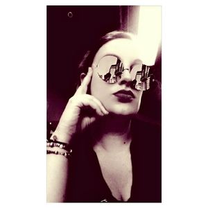 Meet your Posher, Ashley