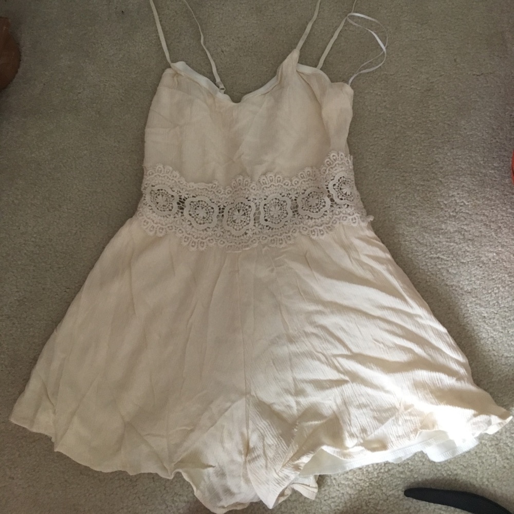 Kids cream romper size medium