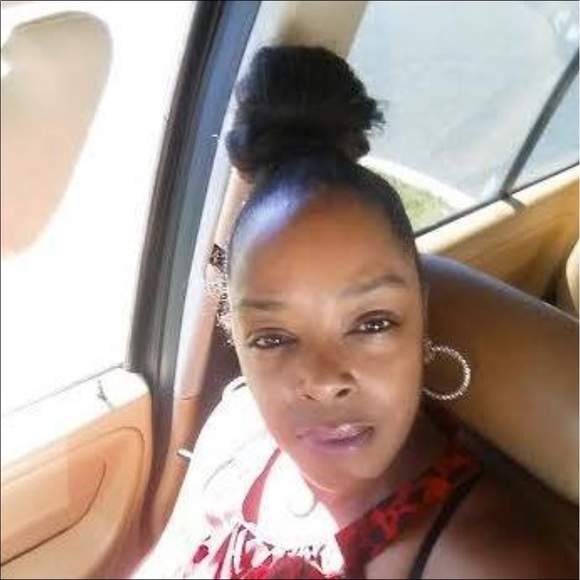 🌺🌺🌺Meet your Posh Ambassador🌺🌺🌺Shee 👋🏾 Anybody in the mood for sharing? - Picture 11 of 11