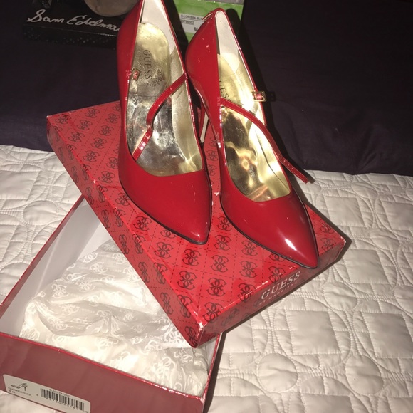 Red patent heels - Picture 2 of 3
