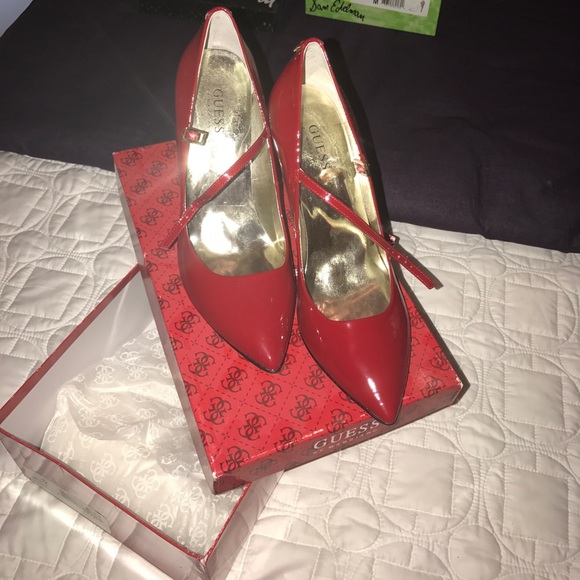 Red patent heels - Picture 3 of 3