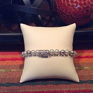 Pearl and silver bracelet