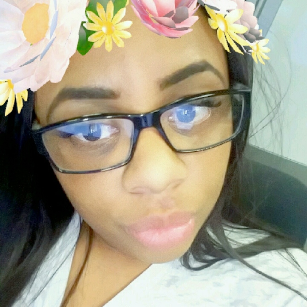 Meet your Posher, Aysha