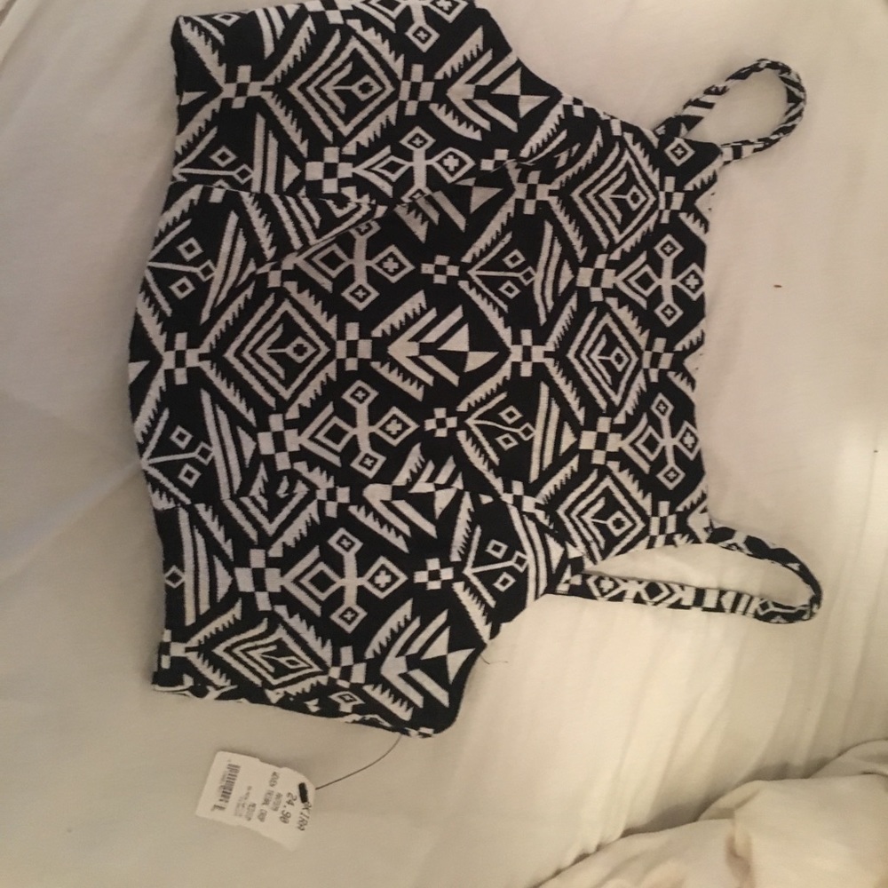Akira woven tribal crop top with tags