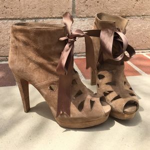 Stuart Weitzman sample shoes