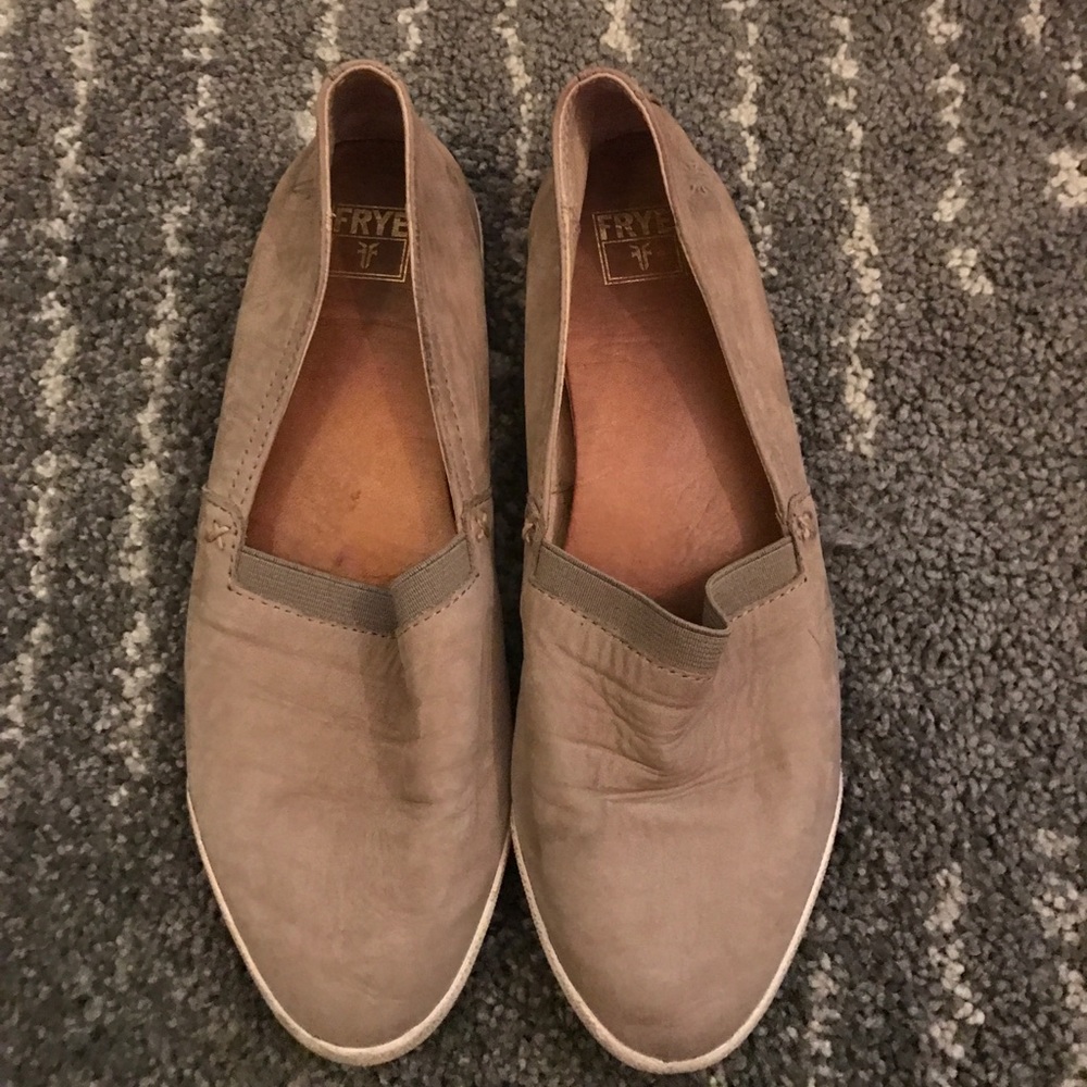 Frye flats