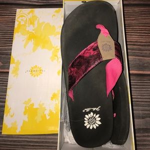 Yellow Box Fuchsia and Pink Justine flip flops 7.5