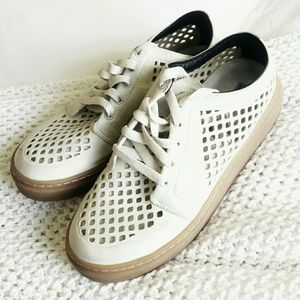 PRICE DROP ⬇⬇⬇⬇ Adidas by Stella McCartney