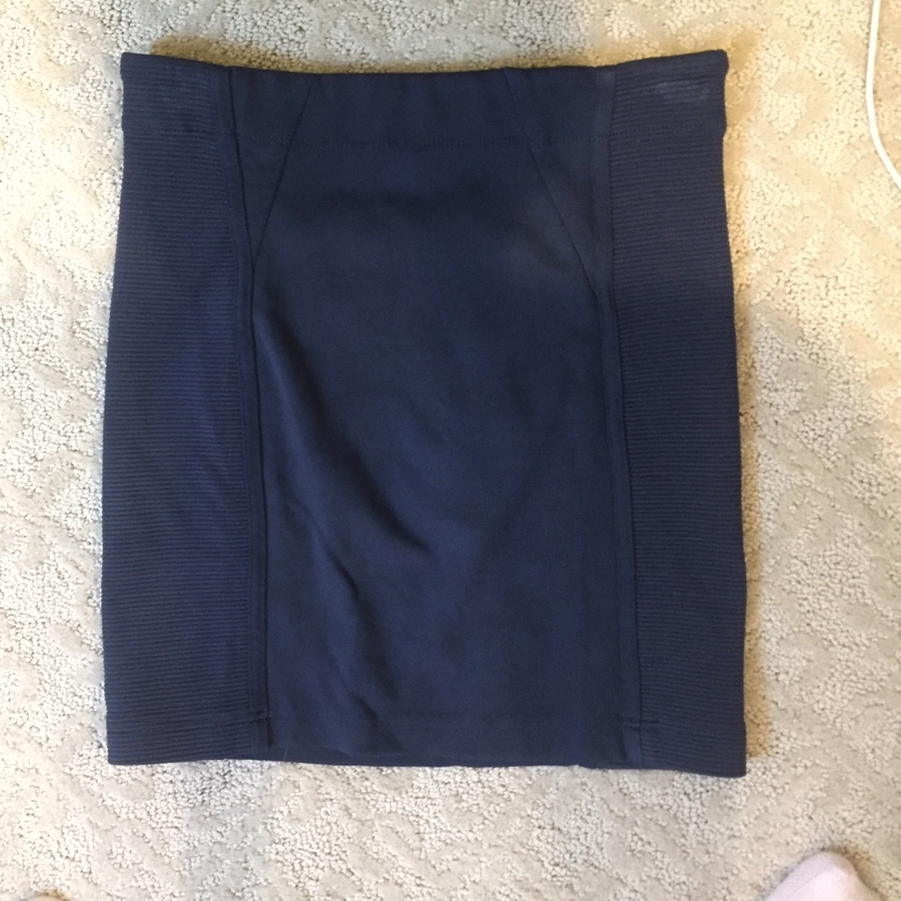 BCBG navy skirt