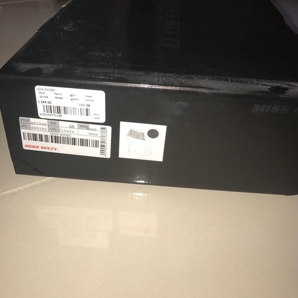 Gold Fringe heels, wore once - Picture 4 of 4