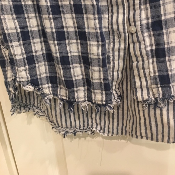 Super cute long sleeve button down denim - Picture 2 of 3