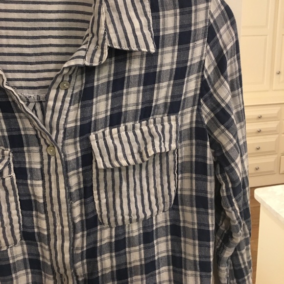 Super cute long sleeve button down denim - Picture 3 of 3