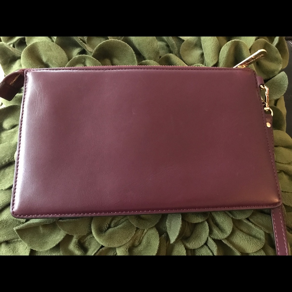 MICHAEL KORS Large Leather Wristlet, LIKE NEW! - Picture 3 of 7