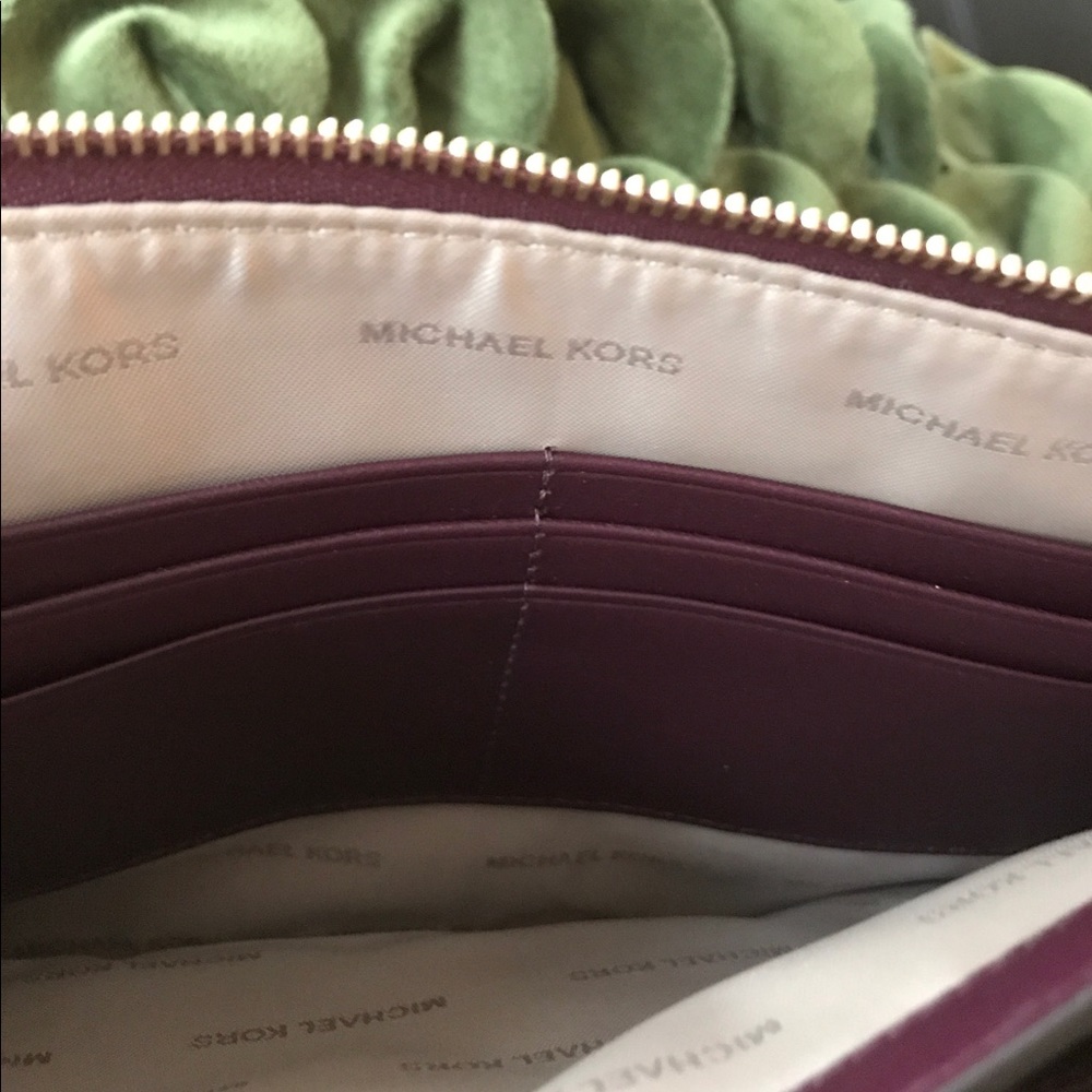 MICHAEL KORS Large Leather Wristlet, LIKE NEW! - Picture 6 of 7