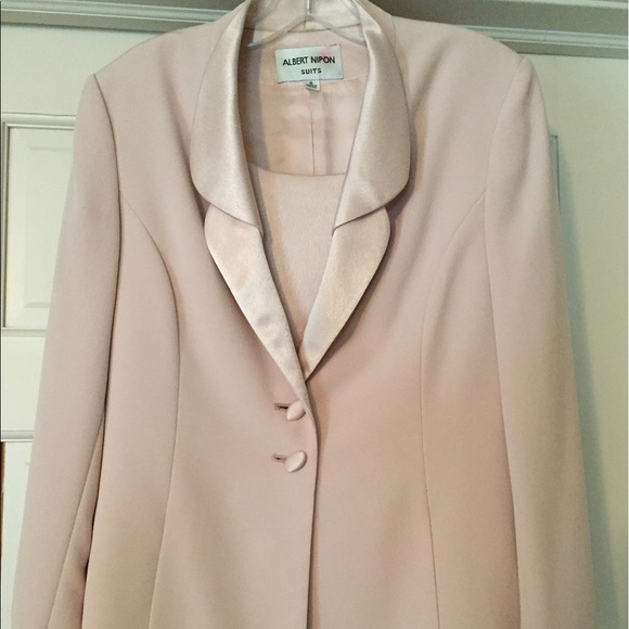 Albert Nipon 3 piece suit. - Picture 1 of 4