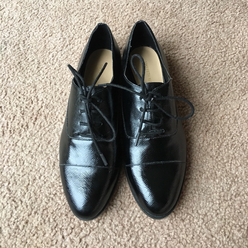 Saks Fifth Avenue Beckett in Black