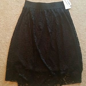 Black Lace Lularoe Lola SMALL NWT