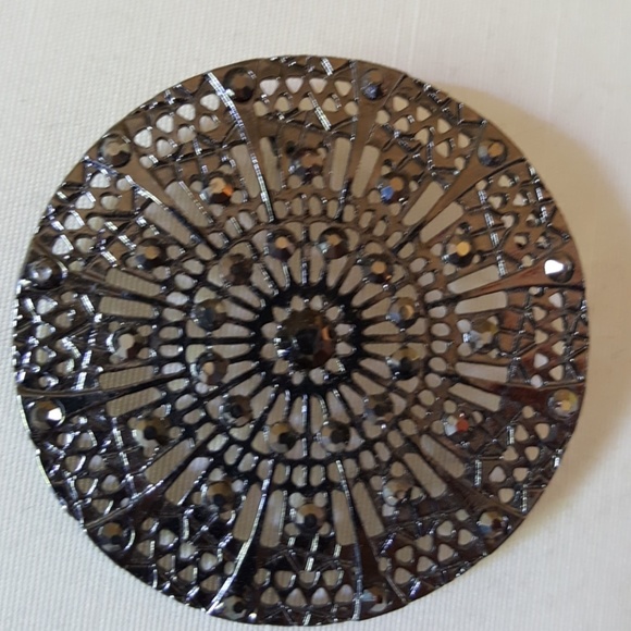 Pin - Picture 2 of 2