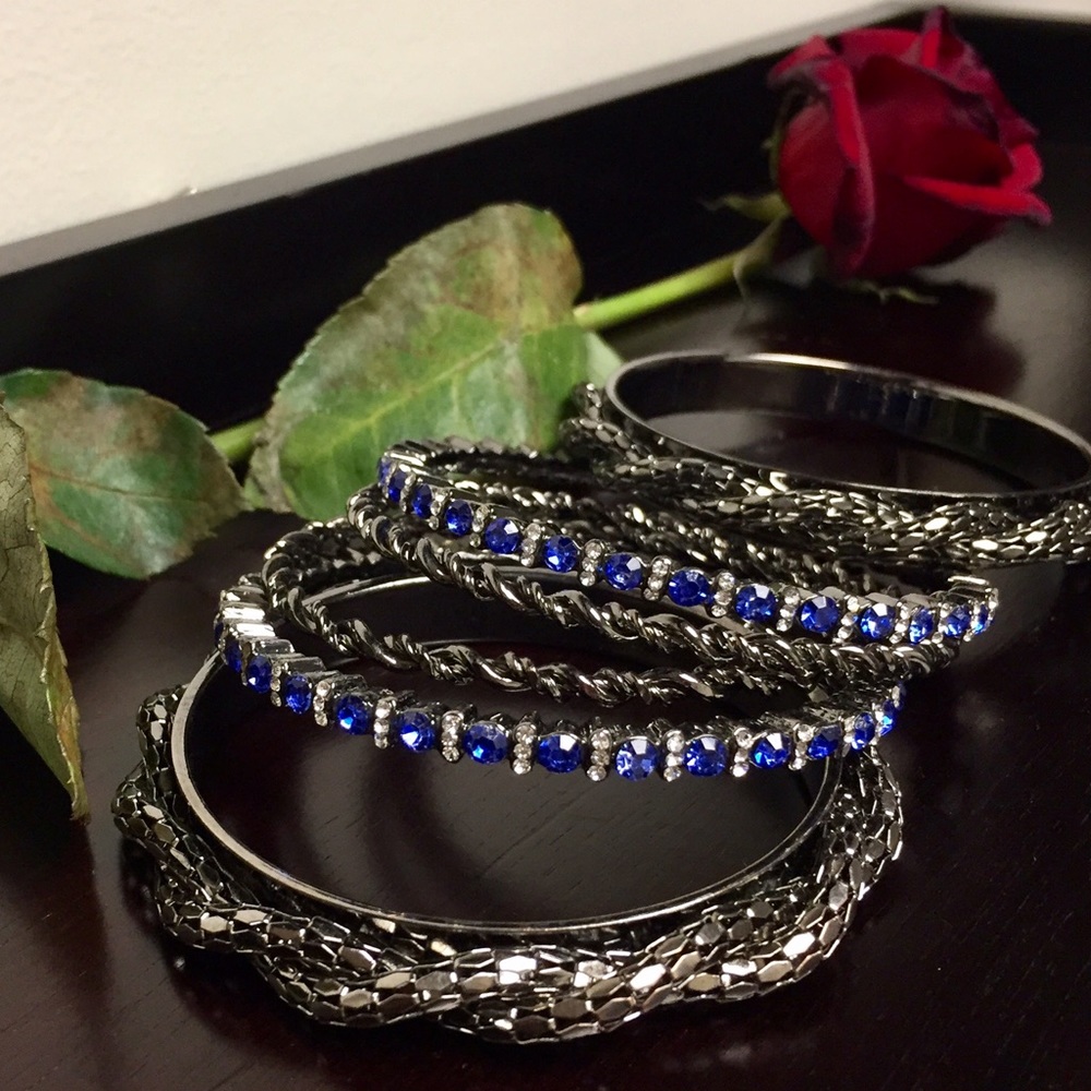 Bracelets (set of 6)