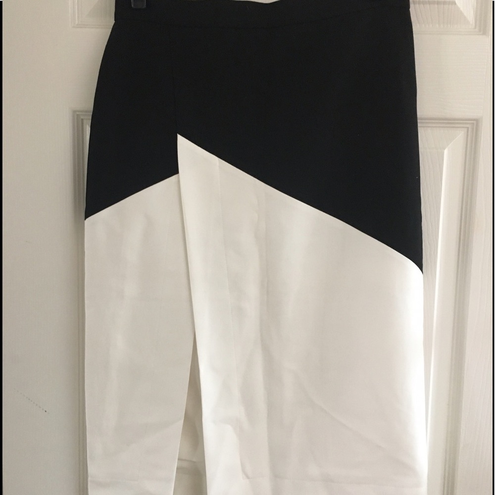BCBG Black and White Pencil skirt