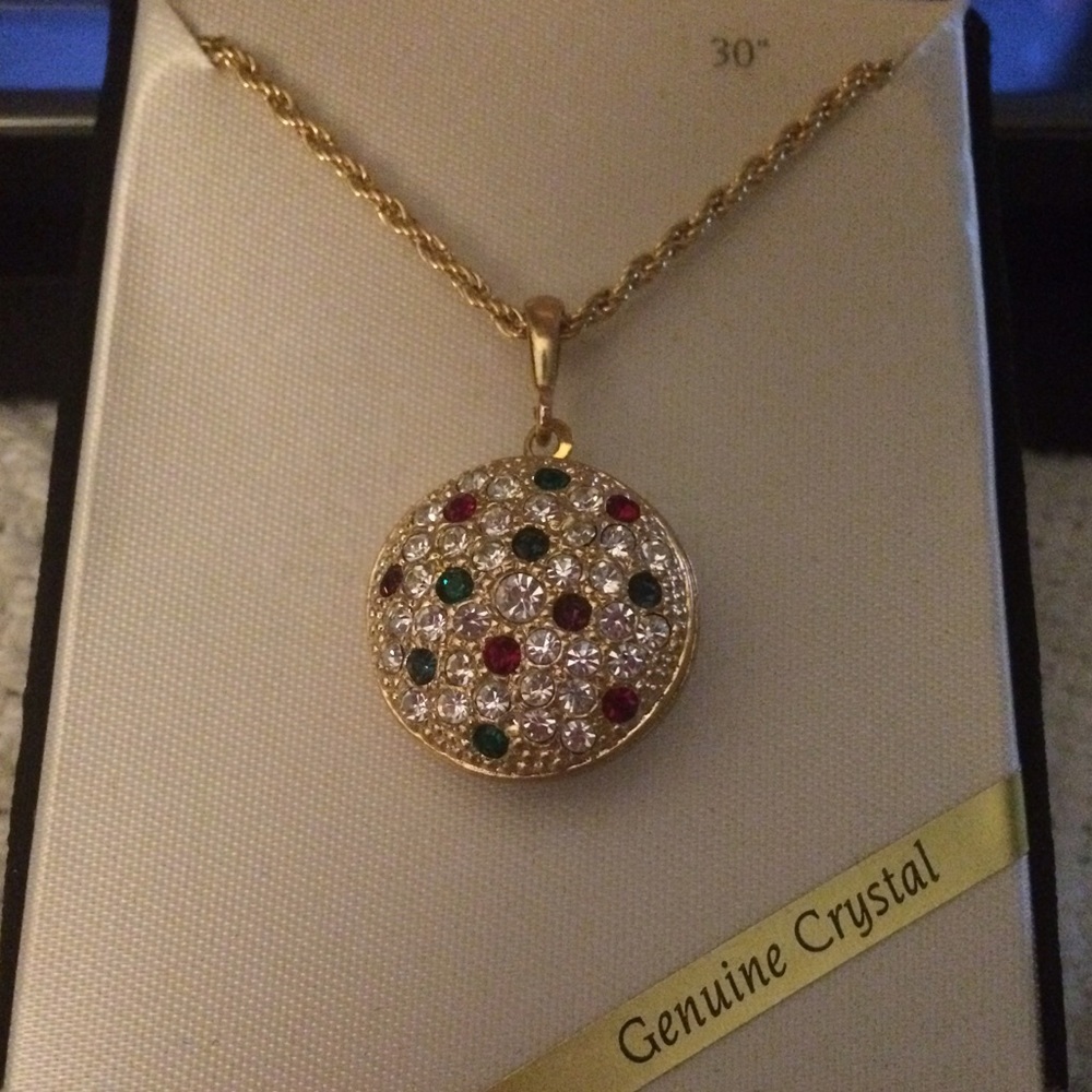 🆕 Crystals & Gold-Tone Locket