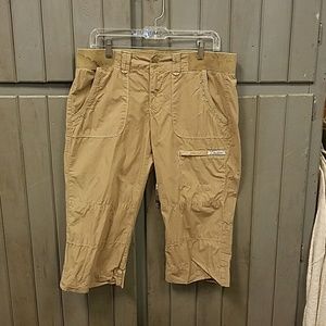 Lucky Brand khaki cotton Capri.