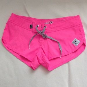 Volcom Cinch Fly Boardshorts size XS