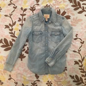 Levi's button down shirt