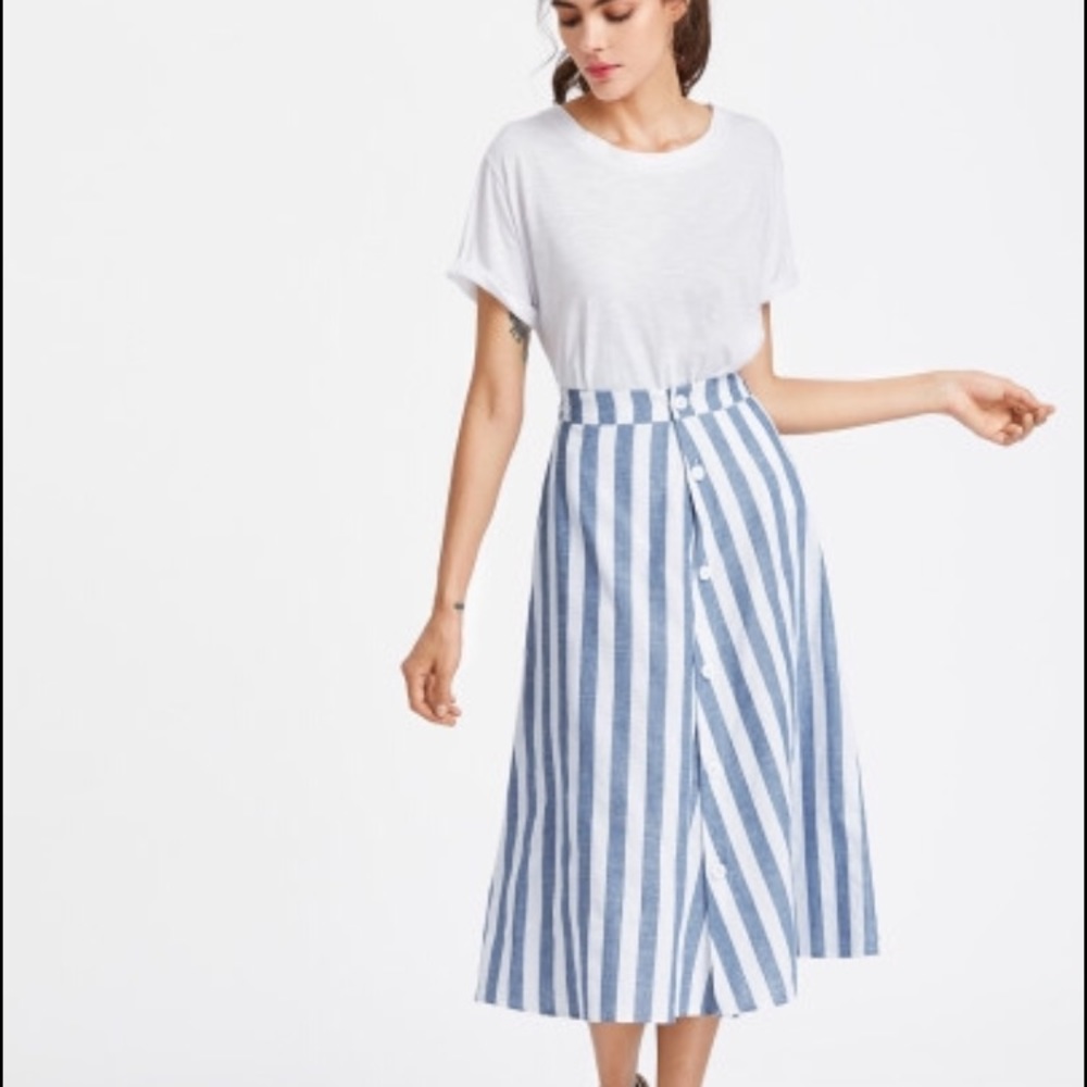 Super cute striped skirt💓