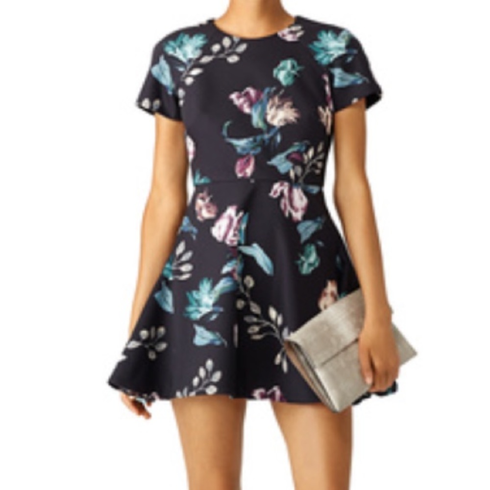 BNWT flirty neve floral botanical dress