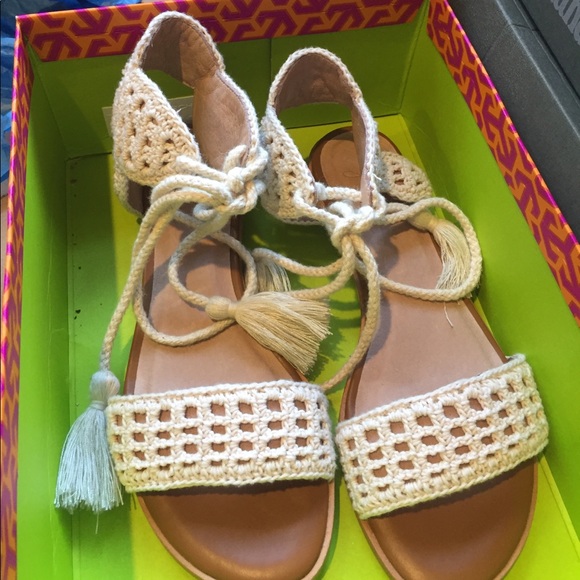 ❌SOLD❌ Joie Jolee Crochet Cream Flat Sandals - Picture 4 of 6