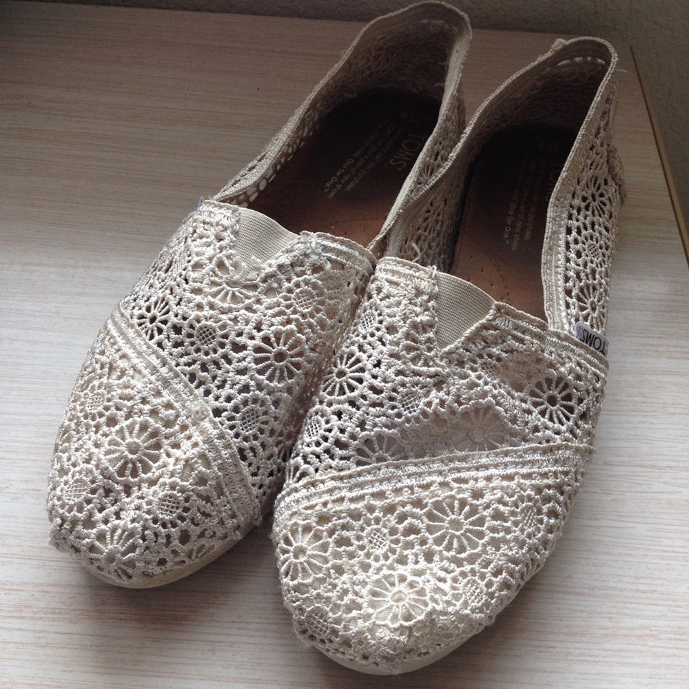 Toms White Lace Shoes Size 9