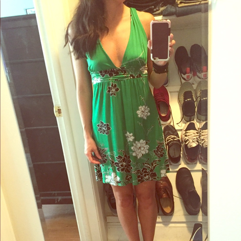 Beautiful green sundress- light and comfy!