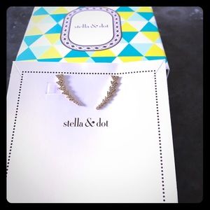 Stella & Dot Pave Triangle Path Ear Climber