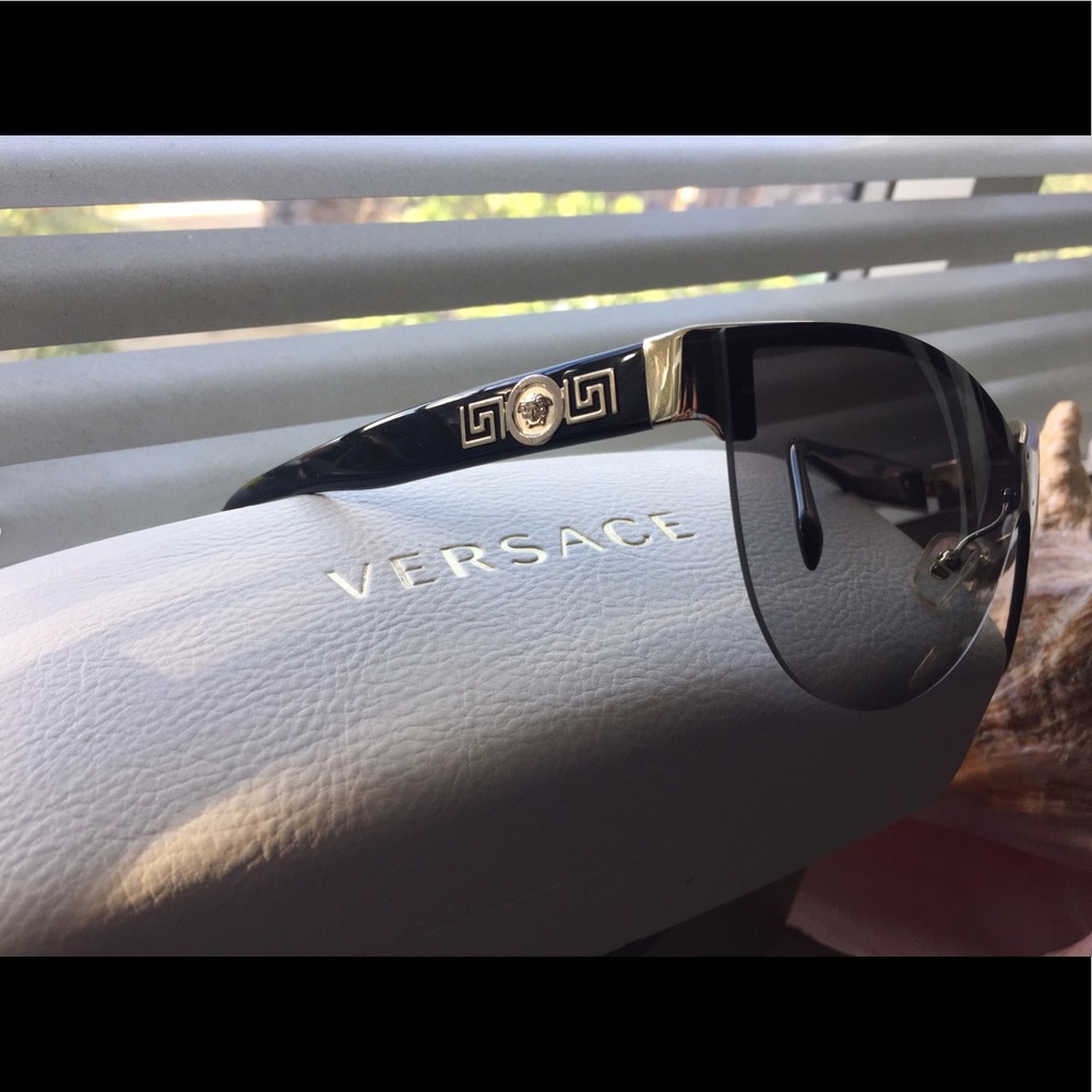 VERSACE CAT EYE SUNGLASSES