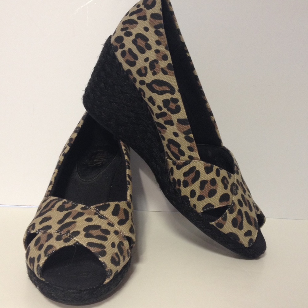 Chaps leopard print peep toe wedge sandals shoes 8