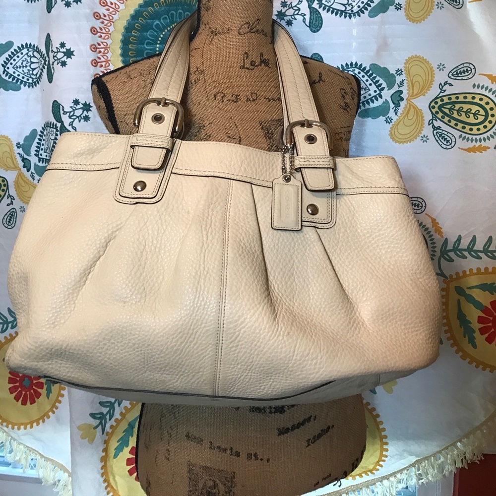 Extra large shoulder coach bag