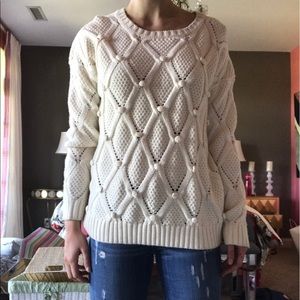 FOREVER 21 CREAM SWEATER
