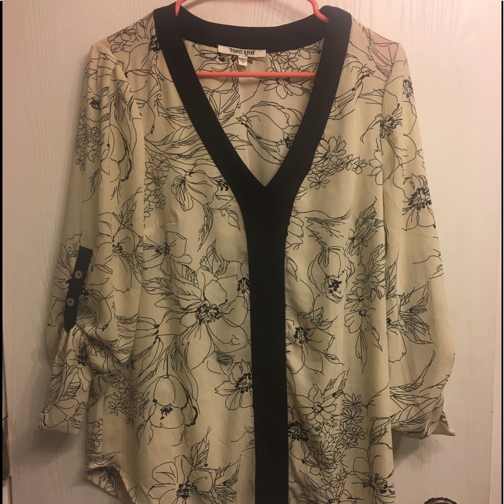 Daniel Rainn. Medium. Tunic blouse.