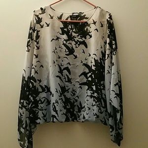 Alfani Top. Beautiful Sleeves. Great Condition!