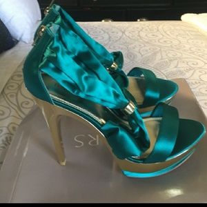 Elegant Turquoise Heels
