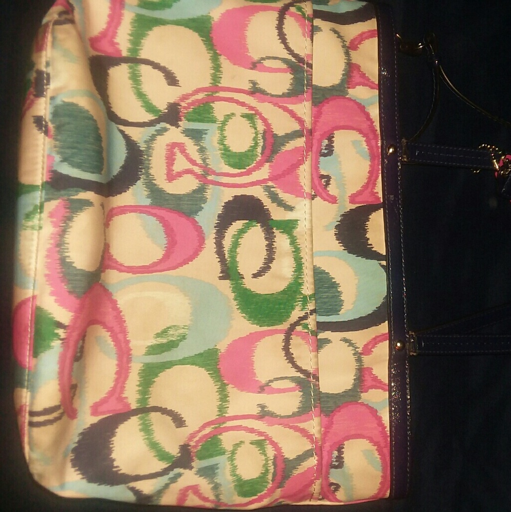 Coach Purse 100% Authentic - Picture 2 of 4