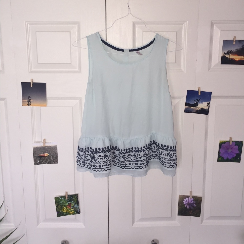 Pretty light blue top